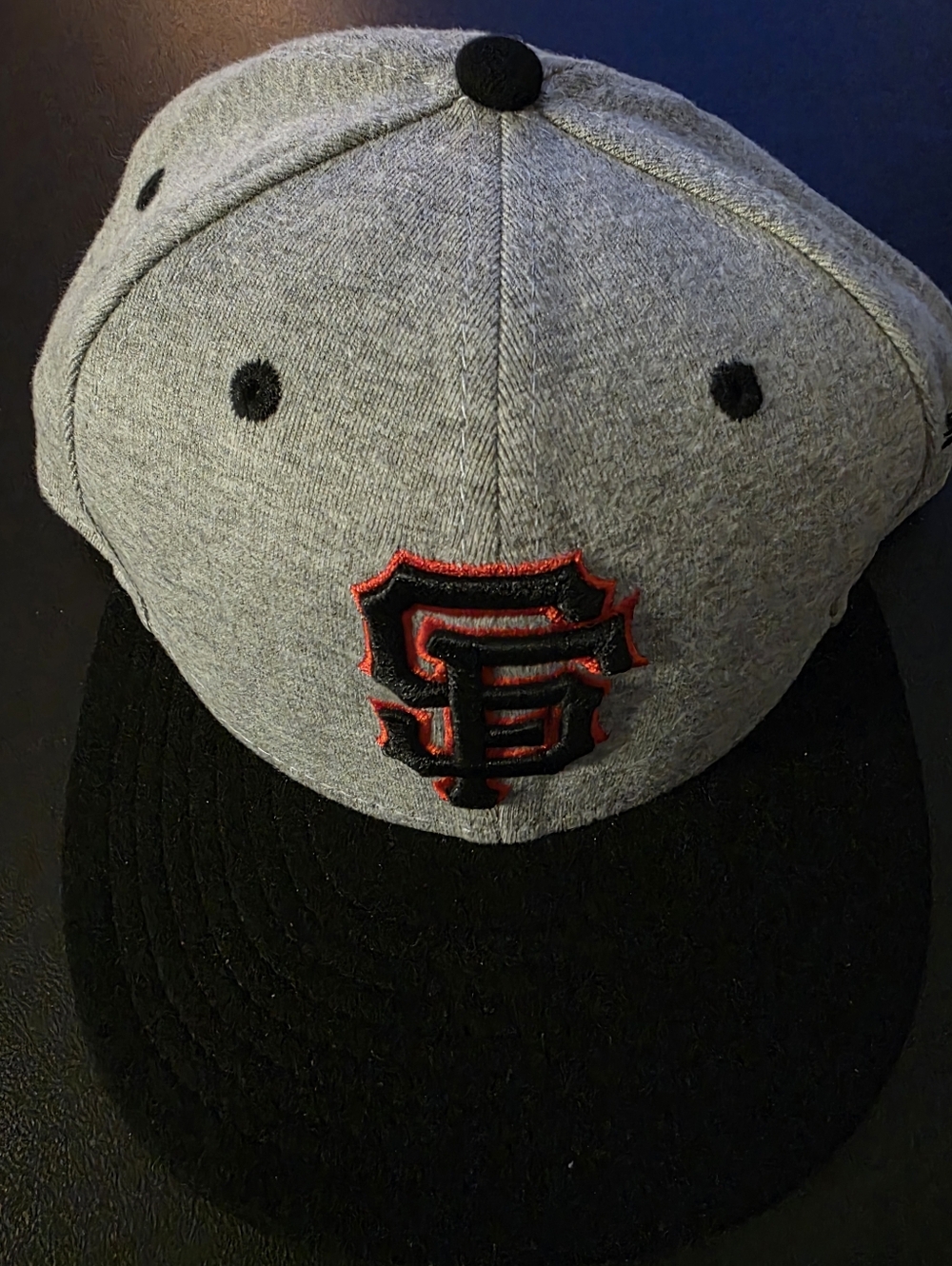 NWT New Era San Francisco Giants fitted hat, size 7 3/8 Gray and Red
